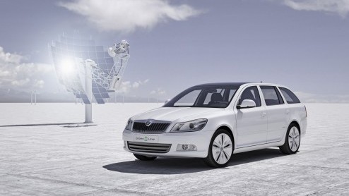 Skoda heeft tijdens een groen congres in Praag de Octavia Green E Line gepresenteerd. Deze Octavia Combi is elektrisch aangedreven en komt met lithium-ion accus maximaal 150 km ver. Later dit jaar 