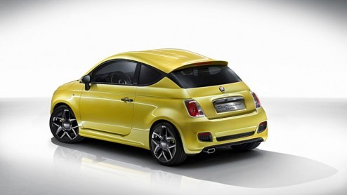 Verrassing! Fiat heeft het doek van de 500 Coup Zagato verwijderd; een Fiat 500 in een sportiever jasje met een coup-dakje. Een 500 voor mannen!