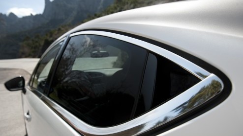 De nieuwe Citron DS4 is volgens zijn makers allerminst doorsnee, bedoeld voor degene die eens wat anders wilt rijden en stiekem de gewone Citron-modellen te braaf vindt. Hoe maakt deze rebelse Frans