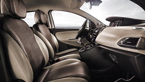 De nieuwe Lancia Ypsilon is op de IAA Frankfurt in een speciale uitvoering van de partij; de Ypsilon Diamond. Met speciale afwerking en glansrijke carrosseriekleuren steelt de compacte Italiaan de sho
