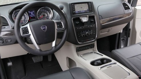 Fiat heeft de aandelen van Chrysler overgenomen en gaat in Europa de voormalige Chrysler modellen als Lancia verkopen. De 300C is omgelabeld tot Lancia Thema en de Voyager gaat gewoon als Lancia Voyag