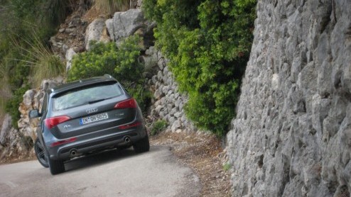 Hybridetechniek. Audi is er al even druk mee maar voegt nu echt het woord bij de daad met de introductie van de Q5 Hybrid quattro. De Duitsers benutten de techniek voor zowel winst in prestaties als v