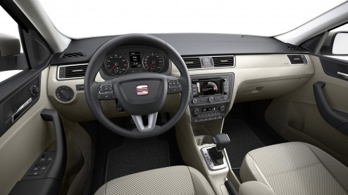 Het was een publiek geheim en nu officieel: de nieuwe Seat Toledo komt er aan. Net als de eerste generaties is de Spanjaard weer een sedan met een vijfde deur. Het duurt tot medio 2013 voordat hij bij