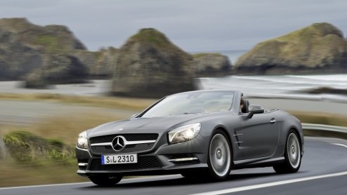 Precies 60 jaar na de introductie van de eerste SL presenteert Mercedes-Benz de nieuwe SL. Dit gebeurt in januari op de autotentoonstelling van Detroit. Nu alle officile details! In het voorjaar staa