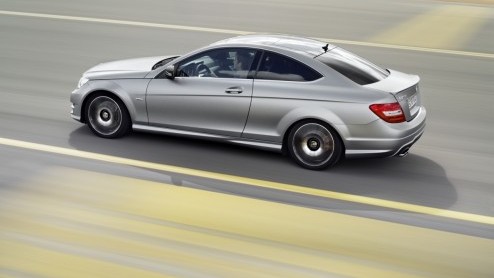 Is een C-Klasse Coup nog niet sportief genoeg? In de Mercedes-stallen staan de 250 Sport en 250 CDI Sport te trappelen van ongeduld, die technisch en optisch op scherp zijn gezet door de mannen van A