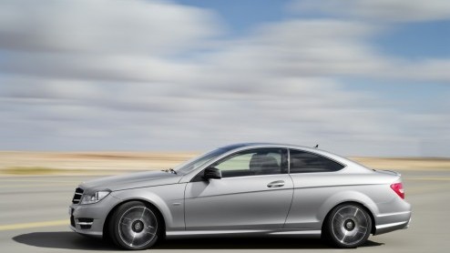 Is een C-Klasse Coup nog niet sportief genoeg? In de Mercedes-stallen staan de 250 Sport en 250 CDI Sport te trappelen van ongeduld, die technisch en optisch op scherp zijn gezet door de mannen van A
