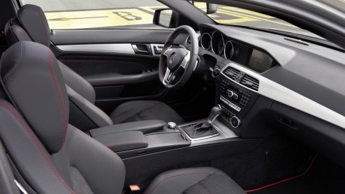 Is een C-Klasse Coup nog niet sportief genoeg? In de Mercedes-stallen staan de 250 Sport en 250 CDI Sport te trappelen van ongeduld, die technisch en optisch op scherp zijn gezet door de mannen van A