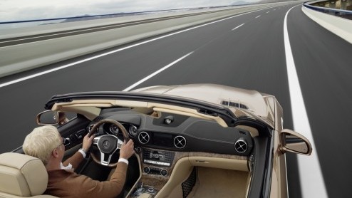 Precies 60 jaar na de introductie van de eerste SL presenteert Mercedes-Benz de nieuwe SL. Dit gebeurt in januari op de autotentoonstelling van Detroit. Nu alle officile details! In het voorjaar staa