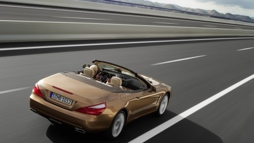 Precies 60 jaar na de introductie van de eerste SL presenteert Mercedes-Benz de nieuwe SL. Dit gebeurt in januari op de autotentoonstelling van Detroit. Nu alle officile details! In het voorjaar staa