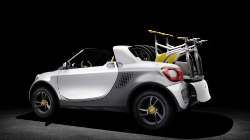 Na schetsen van de smart for-us zien we nu het eindresultaat in Detroit staan. De elektrisch aangedreven pick-up is af. Maar of-ie in productie gaat