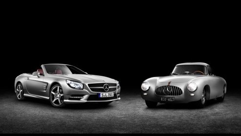 Mercedes-Benz heeft ter gelegenheid van de zestigste verjaardag van de SL de oudst nog bestaande 300 SL terug in nieuwstaat gebracht. De stamvader aller SLs werd in 1952 gepresenteerd en leeft nog st