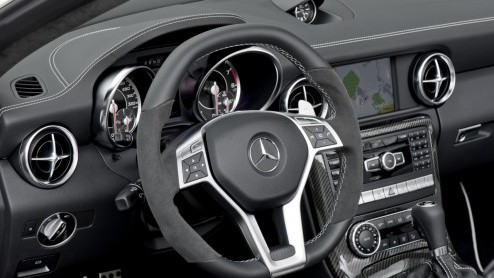 Mercedes-Benz heeft de SLK 55 AMG en 250 CDI dieselvariant geprijsd. De sportieve V8 is nu te bestellen vanaf 90.480 euro en wie liever wil viercilinderdieselen moet net geen 50 mille neertellen.