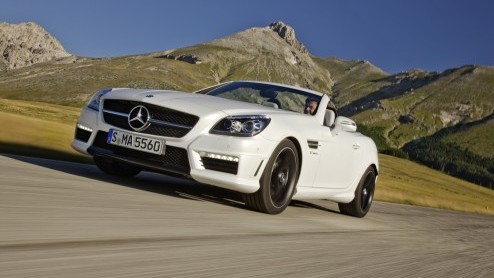 Nadat Mercedes-Benz alles over de 5.5 liter V8 heeft verteld mag nu de auto zelf ook digitaal uit de doeken; de SLK 55 AMG. De krachtige Roadster gaat wordt op de IAA in levende lijve voorgesteld.