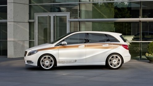 De nieuwe Mercedes B-Klasse staat in november bij de dealer. Op de IAA Frankfurt staat nu een studiemodel daarvan met elektrische aandrijflijn en een kleine benzinemotor die fungeert als range extende
