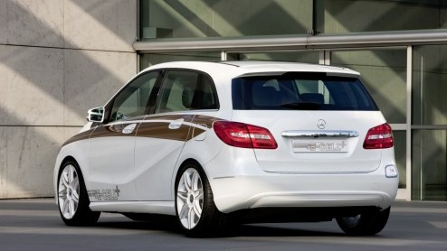 De nieuwe Mercedes B-Klasse staat in november bij de dealer. Op de IAA Frankfurt staat nu een studiemodel daarvan met elektrische aandrijflijn en een kleine benzinemotor die fungeert als range extende