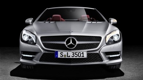 Precies 60 jaar na de introductie van de eerste SL presenteert Mercedes-Benz de nieuwe SL. Dit gebeurt in januari op de autotentoonstelling van Detroit. Nu alle officile details! In het voorjaar staa