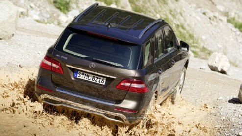 Momenteel maken we flink wat kilometers met de nieuwe Mercedes-Benz M-Klasse in de omgeving van Kitzbuhel. Wat is onze eerste indruk?