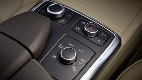 Momenteel maken we flink wat kilometers met de nieuwe Mercedes-Benz M-Klasse in de omgeving van Kitzbuhel. Wat is onze eerste indruk?