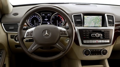 Momenteel maken we flink wat kilometers met de nieuwe Mercedes-Benz M-Klasse in de omgeving van Kitzbuhel. Wat is onze eerste indruk?