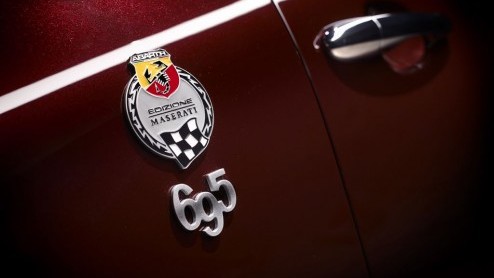 Tijdens de 30e verjaardag van de Mille Miglia presenteert Abarth de Abarth 695 Maserati Edition. Een exclusief nummer gebouwd in een oplage van 499 exemplaren. Met 180 pk.