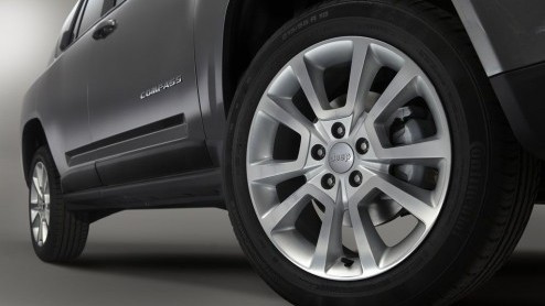 Jeep maakt in Parijs ruimte om special editions te introduceren. Zo beleeft de Grand Cherokee SRT Limited Edition zijn debuut, staat de Jeep Wrangler Moab in de schijnwerpers en wordt de Jeep Compass 