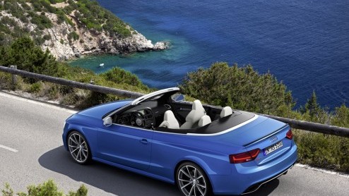 Om het 30-jarig bestaan luister bij te zetten lanceert Quattro GmbH, zeg maar de specials-afdeling van Audi, volgend jaar vier nieuwe modellen. Met de eerste daarvan, de RS 5 Cabriolet, maakten we a