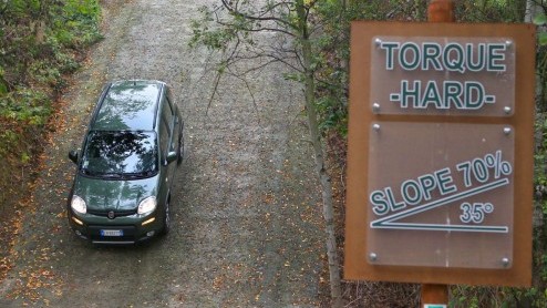 Sinds jaar en dag is de Fiat Panda in allerlei smaken verkrijgbaar. In navolging van zijn voorgangers levert Fiat binnenkort ook weer een stoere Panda 4x4 en een Panda Natura Power op aardgas. Nieuw i