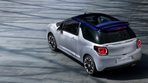 Hoewel het voorjaar zichtbaar nog lang niet is ingetreden, bereidt Citroen zich op de komst van de DS3 Cabrio in maart. Nu de prijzen bekend zijn gemaakt weten we dat de dealer vanaf 19.490 euro zaken