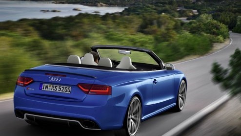 Om het 30-jarig bestaan luister bij te zetten lanceert Quattro GmbH, zeg maar de specials-afdeling van Audi, volgend jaar vier nieuwe modellen. Met de eerste daarvan, de RS 5 Cabriolet, maakten we a