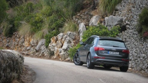 Hybridetechniek. Audi is er al even druk mee maar voegt nu echt het woord bij de daad met de introductie van de Q5 Hybrid quattro. De Duitsers benutten de techniek voor zowel winst in prestaties als v