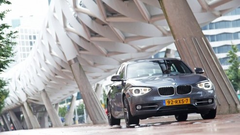 Sinds deze maand is het zo ver. Na zeven jaar geeft BMW de 1 Serie een vervolg met een compleet nieuwe generatie. In de nieuwe 1 Serie draait het om meer ruimte, nog zuiniger motoren en moderne gadget