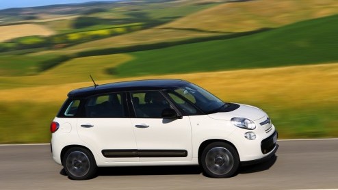 Precies vijf jaar na de introductie van de nieuwe generatie 500 introduceert Fiat de 500L, een grote vijfdeurs 500 met vijf zitplaatsen, ideaal voor het jonge gezin. Is deze ruimteversie net zon hebb