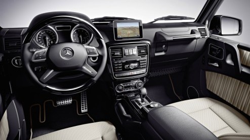 De wederom vernieuwde G-Klasse heeft prijskaartjes gekregen. Mercedes-Benz zet de iconische terreinauto met het eeuwige leven vanaf zo'n 157.000 euro in de prijslijst. Voor de G63 AMG moet 60 mille ex