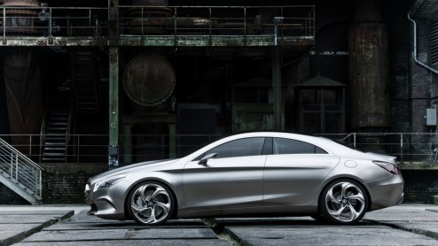 Volgende week presenteert Mercedes-Benz op de autotentoonstelling in Peking een vrijwel productierijp studiemodel, de Concept Style Coup. De auto is een voorbode van de nieuwe vierdeurscoup die geba