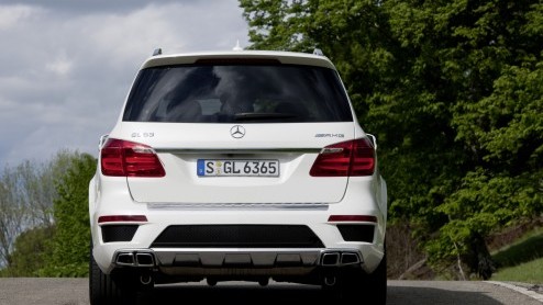 De nieuwe Mercedes-Benz GL heeft zich al laten zien. Vandaag geven de Duitsers alle informatie en beelden vrij van de 'sportieve' topper uit de reeks, de GL 63 AMG met 557 pk. Goedemorgen! Aan het ein