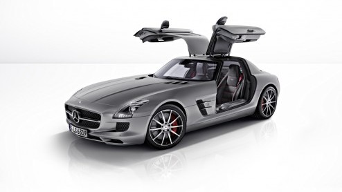 Men neme een Mercedes-Benz SLS AMG, voeg daar 20 pk en nog wat kleine dingen aan toe en je hebt de...SLS AMG GT met 591 pk! En hij gaat in de verkoop. Heftig!