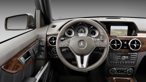 Aftellen naar de vernieuwde GLK hoeft niet meer. Mercedes heeft vandaag alle wetenswaardigheden over het model wereldkundig gemaakt. Kern van de zaak? Minder emissies, meer veiligheid en extra comfort