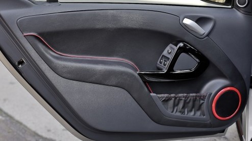 We kennen BRABUS natuurlijk als huistuner van vele Mercedes-Benz modellen, maar sinds alweer tien jaar nemen ze ook met regelmaat smartjes onderhanden. De Duitsers vieren hun jubileum met een exclusie
