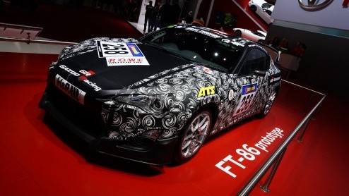Tussen de honderden gepresenteerde auto's op de Autosalon van Genve 2012 zitten heel wat sportieve n/of vreemde snuiters. Bekijk hier de fotogalerij en geniet. Of oordeel zelf.