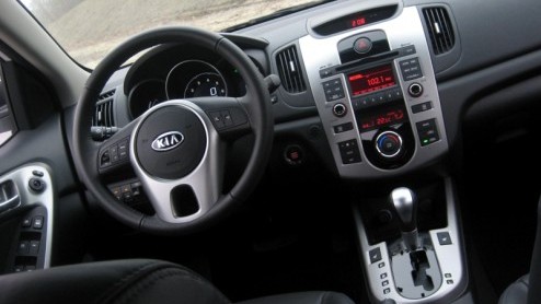 Het is waarschijnlijk de meest exclusieve Kia in Nederland, maar dat is niet waar het om draait. De Kia Forte Hybrid LPi is de eerste in serie geproduceerde autogashybride! Ook al komt de zeer CO2-vri