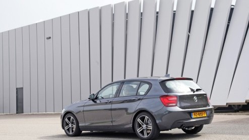 Sinds deze maand is het zo ver. Na zeven jaar geeft BMW de 1 Serie een vervolg met een compleet nieuwe generatie. In de nieuwe 1 Serie draait het om meer ruimte, nog zuiniger motoren en moderne gadget
