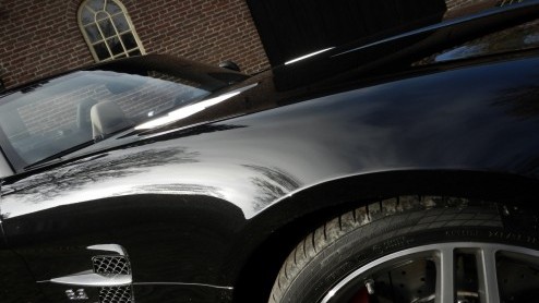 Hoe wordt het rijden in een Mercedes-Benz SLS AMG nog leuker? Precies, door er een Roadster van te maken! Tenzij je niet warm wordt van 571 pk langs je haren en liever iets anders hoort dan het gebuld
