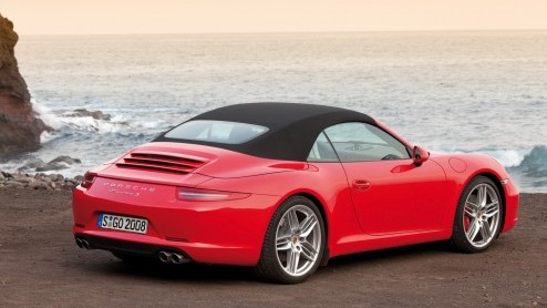 De Porsche 911 Carbriolet is vanaf het voorjaar van 2012 verkrijgbaar op de Nederlandse automarkt. De nieuwe 911 is er meteen als Carrera en Carrera S met een nieuwe, lichtgewicht kap.