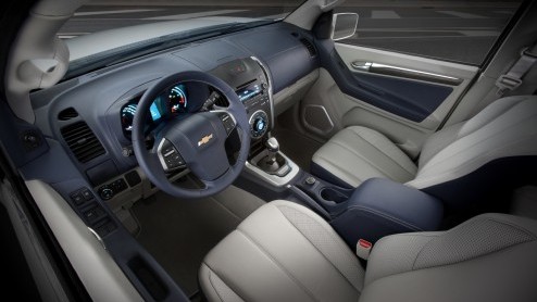 Vorige maand liet Chevrolet al een stukje van de nieuwe Trailblazer zien. Nu is het doek er volledig af gegaan. In Dubai!