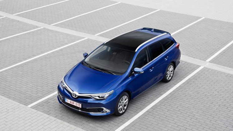 Vergelijking Peugeot 308 SW en Toyota Auris TS hybrid, beiden zakelijk te rijden met 14% bijtelling.