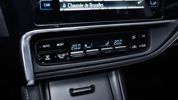 Vergelijking Peugeot 308 SW en Toyota Auris TS hybrid, beiden zakelijk te rijden met 14% bijtelling.