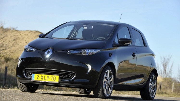 Nieuwe elektromotor geeft Renault ZOE meer actieradius, tot 240 kilometer in plaats van 210 kilometer. Introductie op Autosalon van Genve 2015.