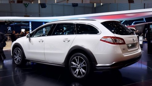 Ook dit jaar is de Autosalon van Genve weer de moeite waard, met vele primeurs, bijzondere concept cars, veel show en dat allemaal onder een relatief compact dak. Welke belangrijkste nieuwkomers zijn