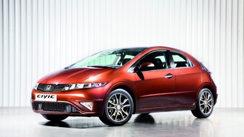 Honda heeft voor de 5-deurs Civic een sportief getinte GT-uitvoering bedacht. Met sportieve details en luxueuze bekleding heeft het merk na het verdwijnen van de Type R in ons land weer een iets dikke