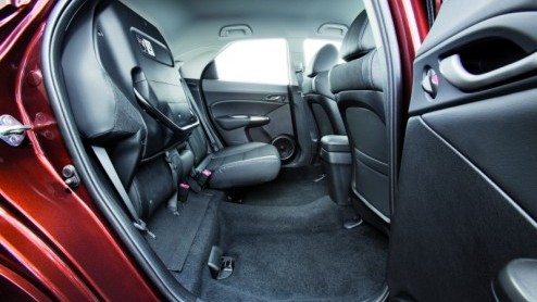 Honda heeft voor de 5-deurs Civic een sportief getinte GT-uitvoering bedacht. Met sportieve details en luxueuze bekleding heeft het merk na het verdwijnen van de Type R in ons land weer een iets dikke